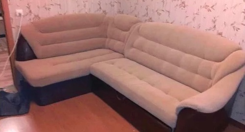 Перетяжка углового дивана. Пионерский